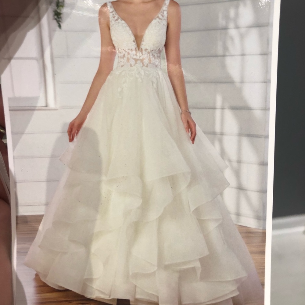 Wedding dress